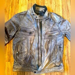 Dolce & Gabbana. Lamb leather. Jacket.
Distresssed